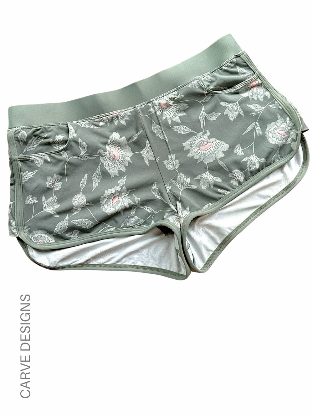 CARVE DESIGNS LORENZO FLORAL SWIM SHORT SAGE GREEN LIKE NEW POCKETS LINED MEDIUM